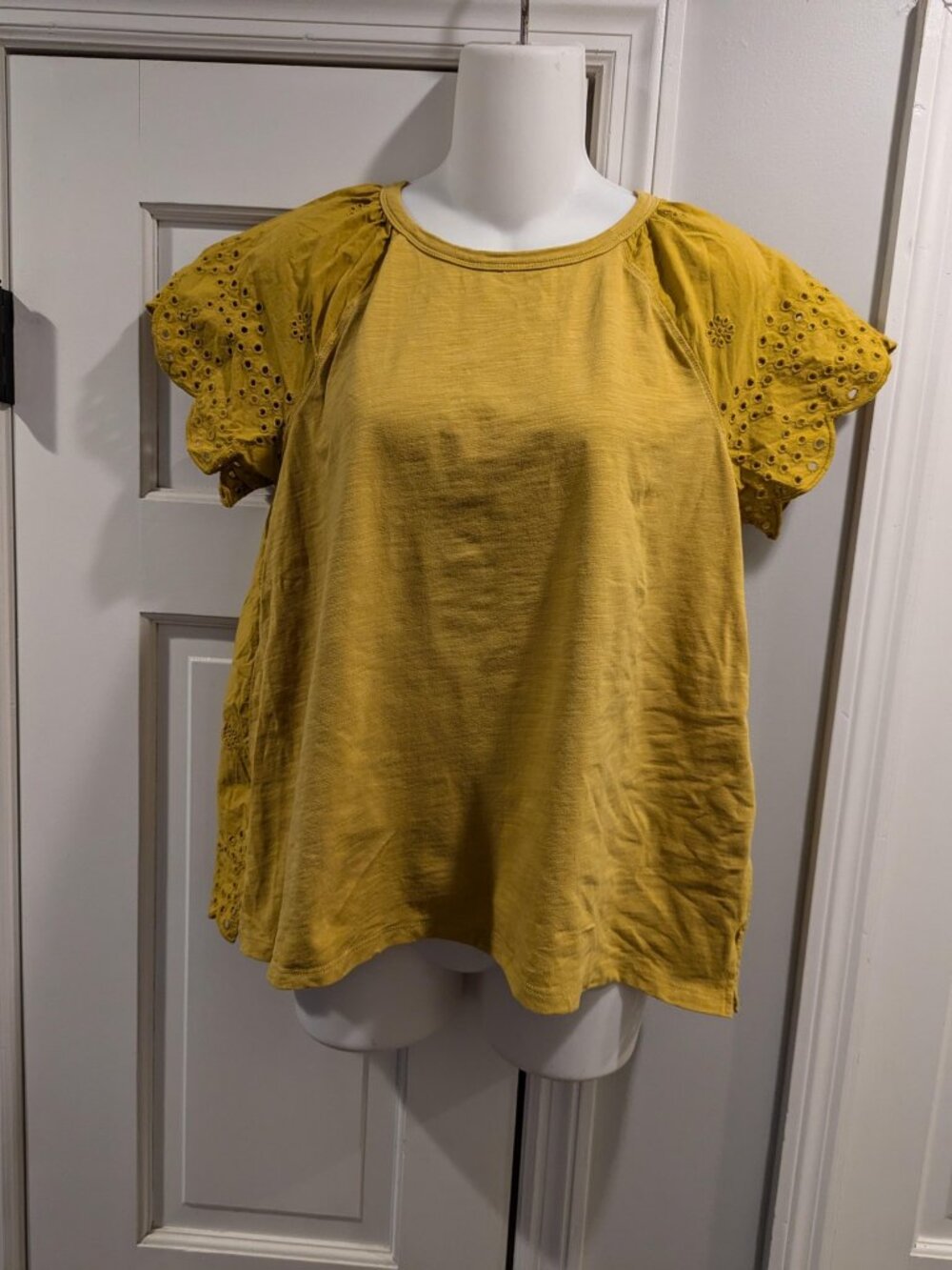 Lauren Conrad S mustard eyelet back top cotton summer short sleeve